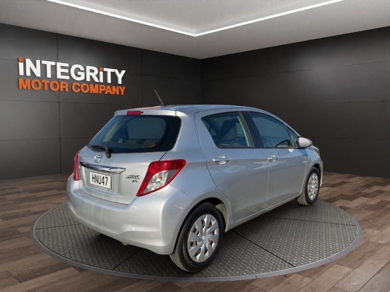 2014 Toyota Yaris YR 1.3P HATCH5 4A, photo 3