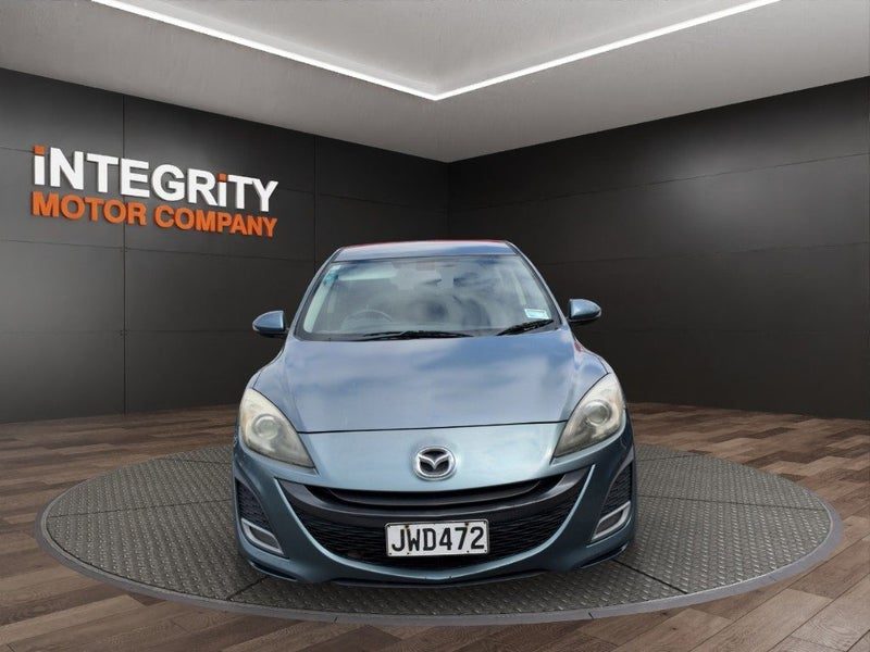2010 Mazda Axela, photo 2