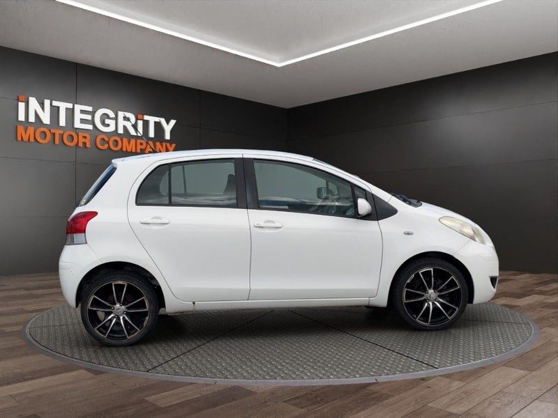 2010 Toyota Yaris T130 1.3P HATCH5 4A, photo 2