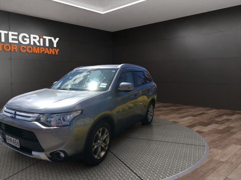 2014 Mitsubishi Outlander XLS 2.3D/4WD/6AT/SW, photo 2