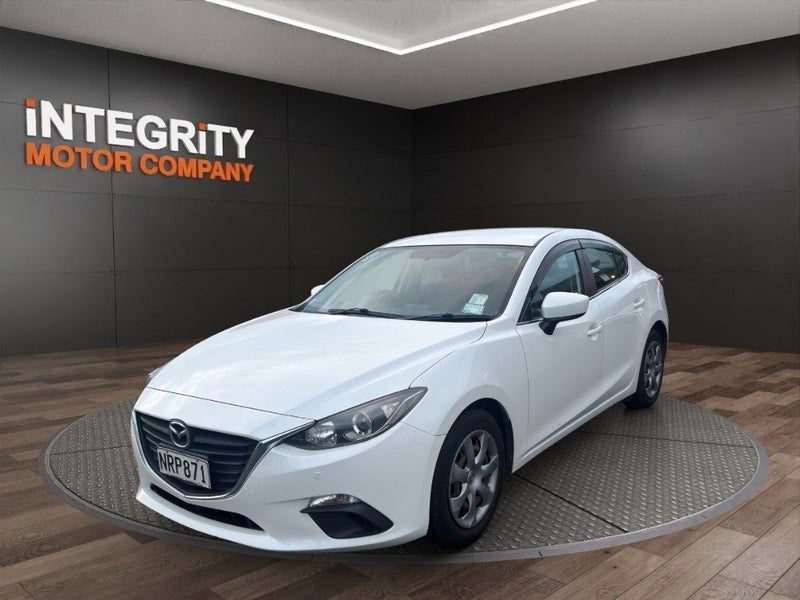 2015 Mazda Axela, photo 2