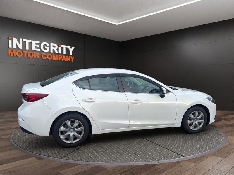 2015 Mazda Axela, photo 3
