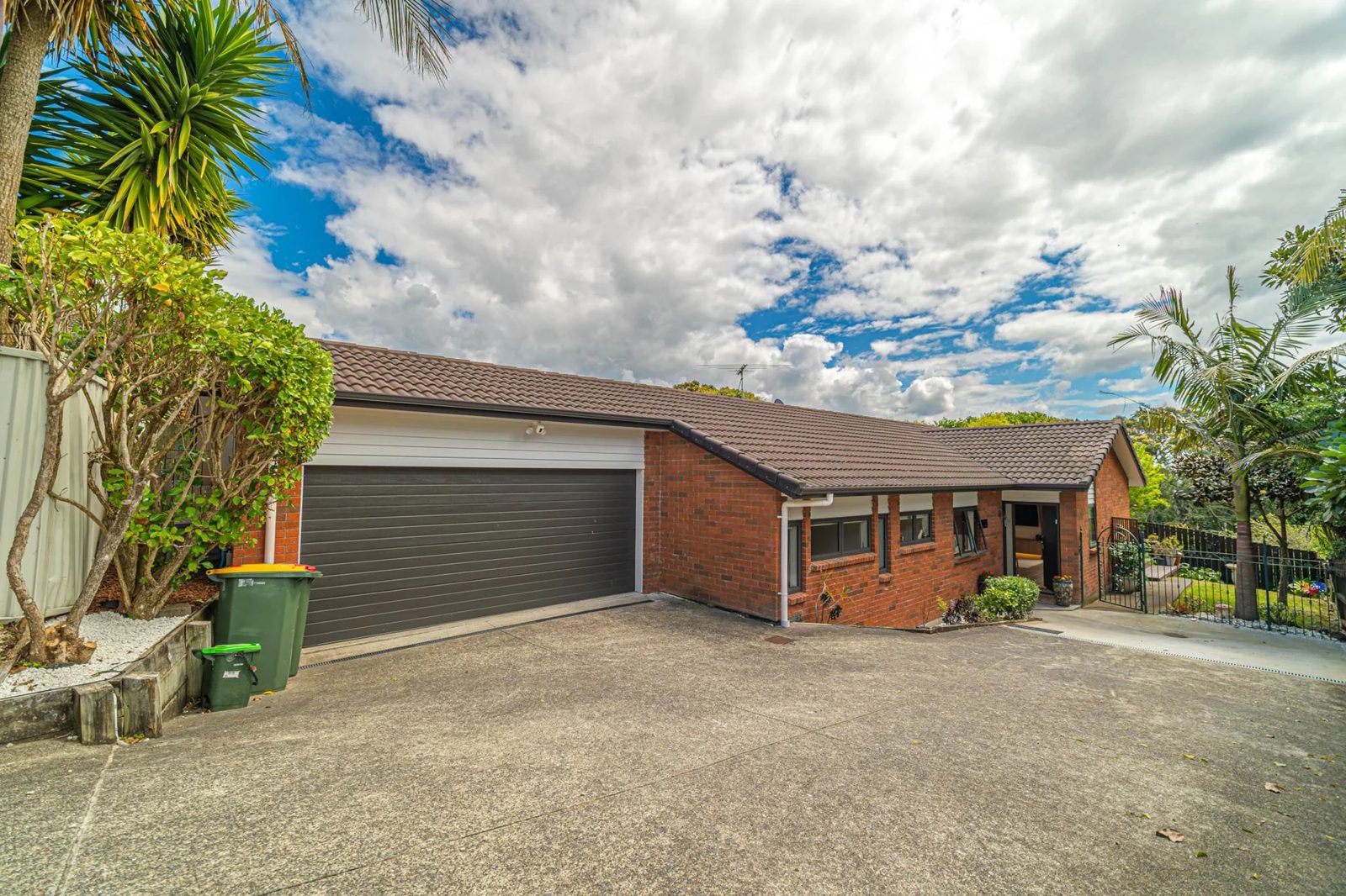 69A Golf Road, New Lynn, photo 1