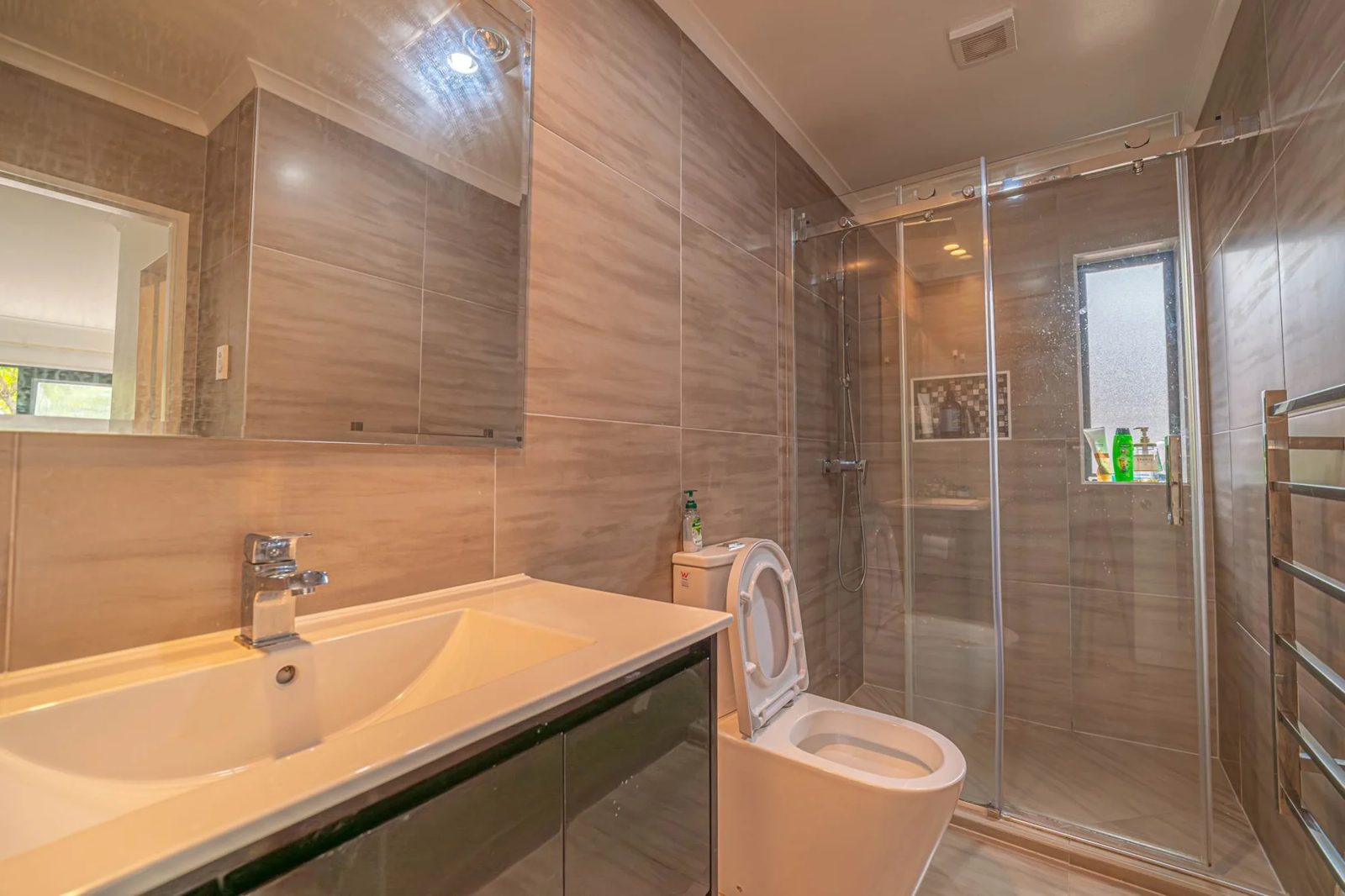 69A Golf Road, New Lynn, photo 13