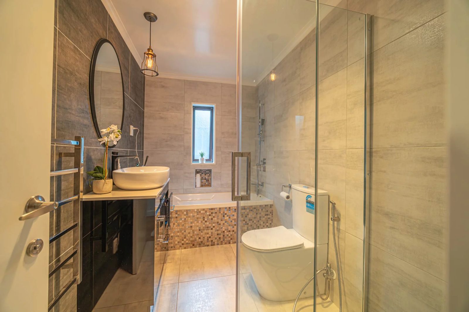 69A Golf Road, New Lynn, photo 14