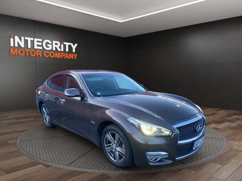 2016 Nissan Fuga Hybrid