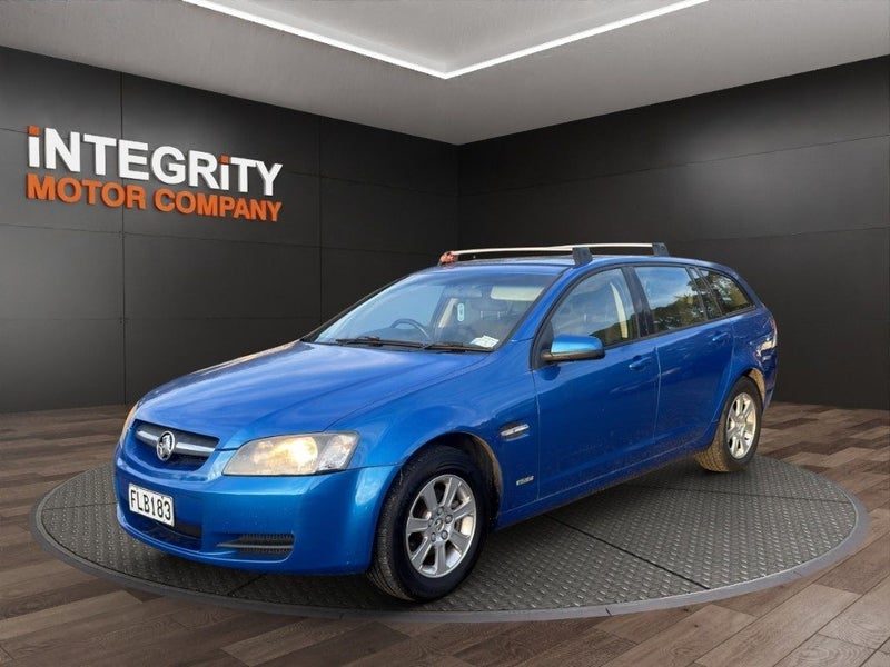 2010 Holden Commodore SPORTWGN OMEGA AT, photo 2