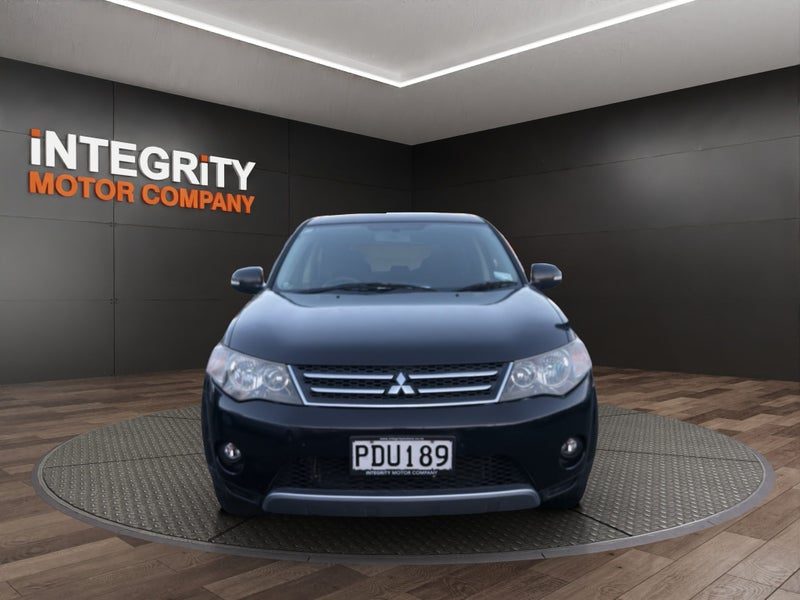 2012 Mitsubishi Outlander, photo 2