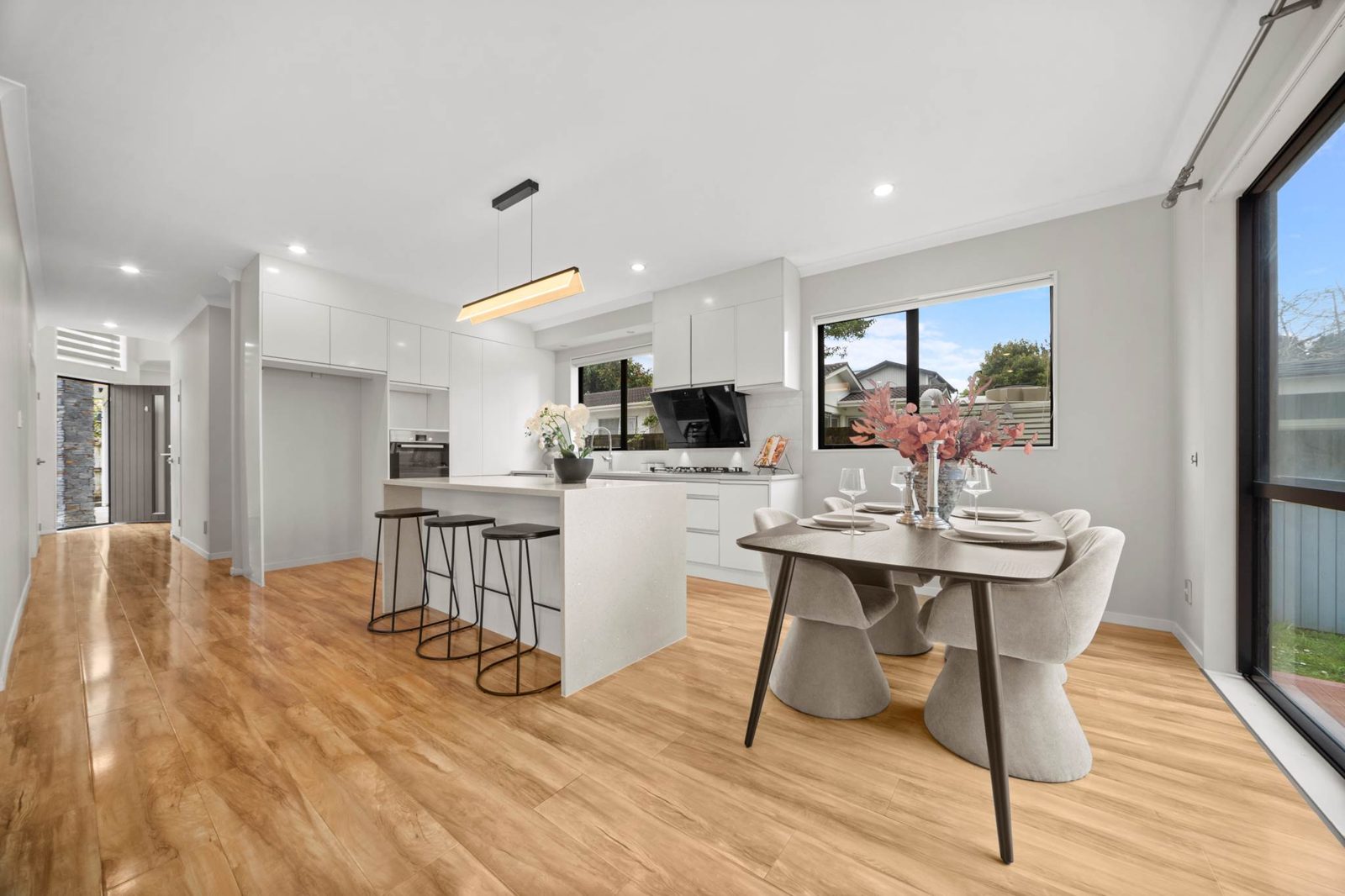 324A Royal Road, Massey, photo 2