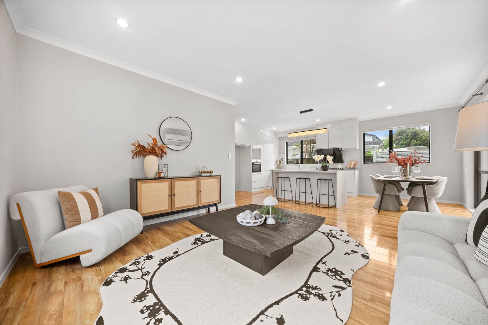 324A Royal Road, Massey, photo 3