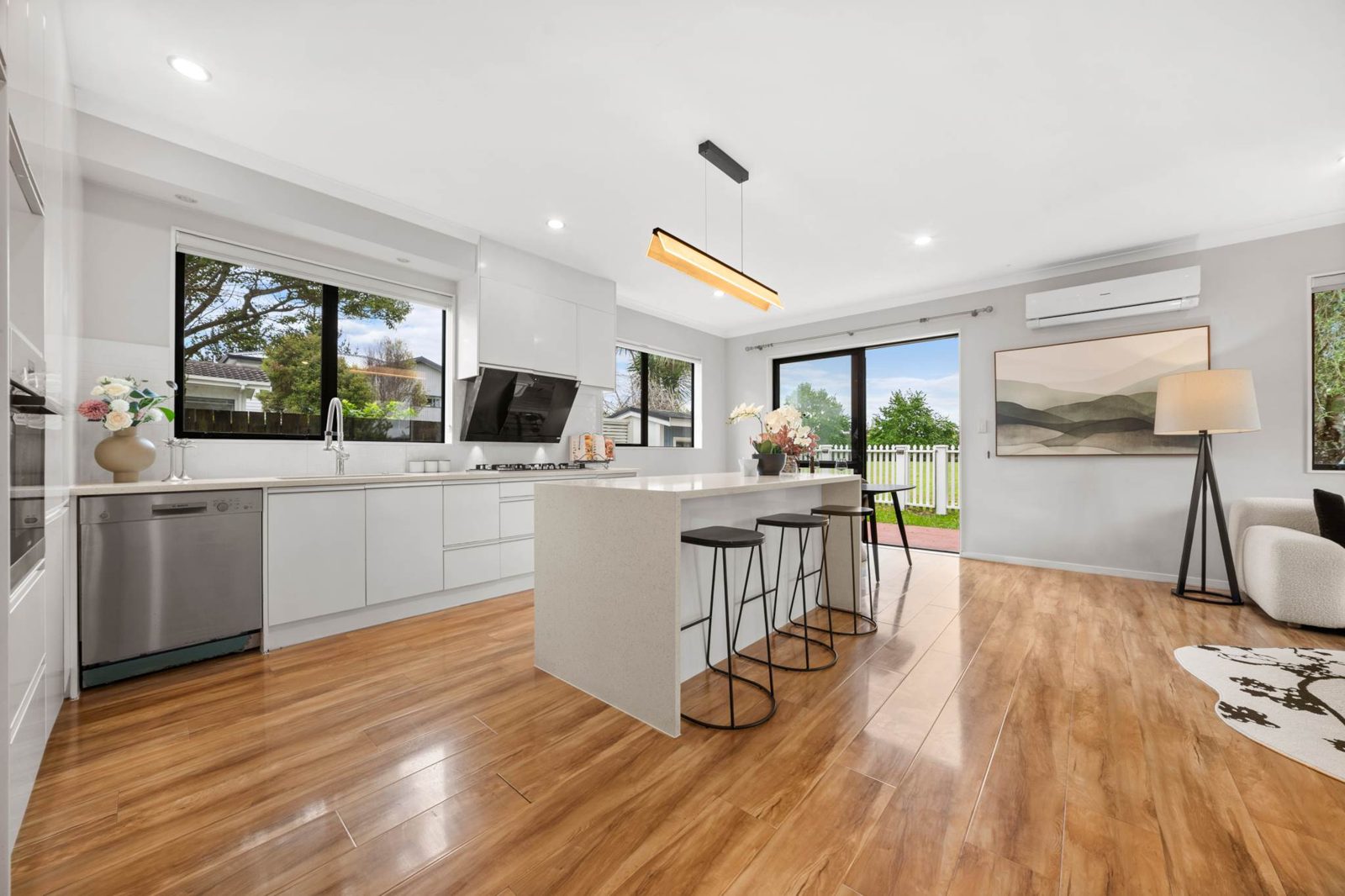 324A Royal Road, Massey, photo 8