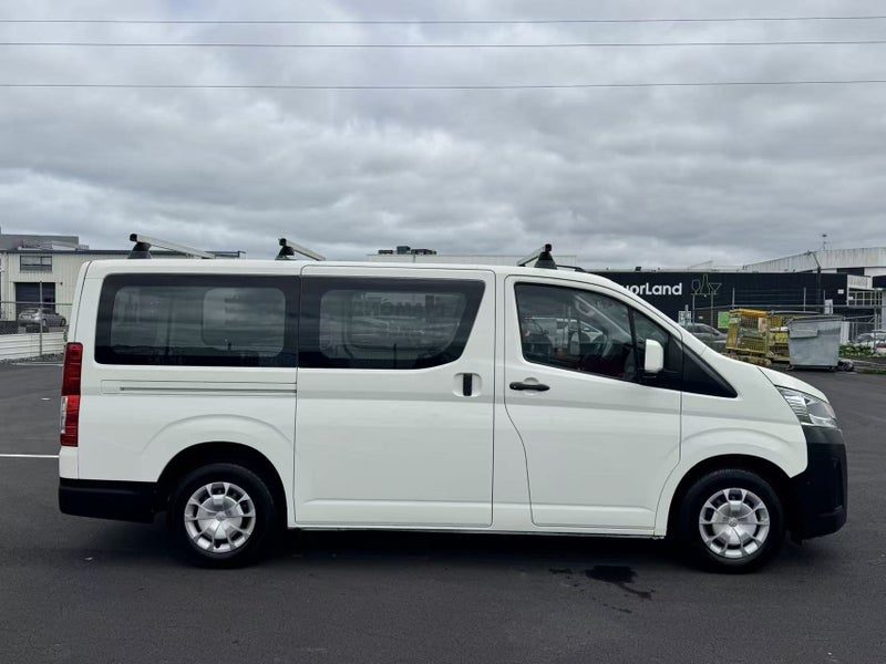 2021 Toyota Hiace Zr Gvn, photo 3