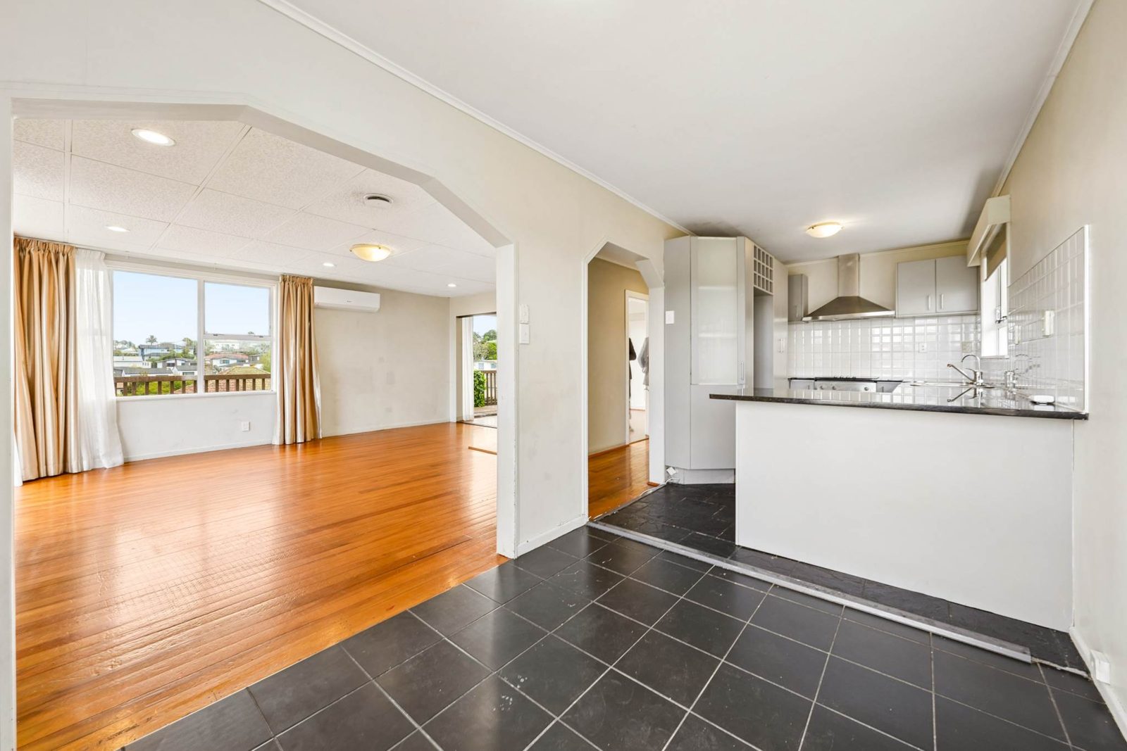 62 Tiverton Road, New Windsor, photo 10