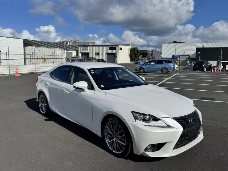 2016 Lexus IS 300h Version L