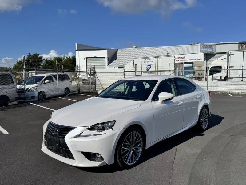 2016 Lexus IS 300h Version L, photo 2