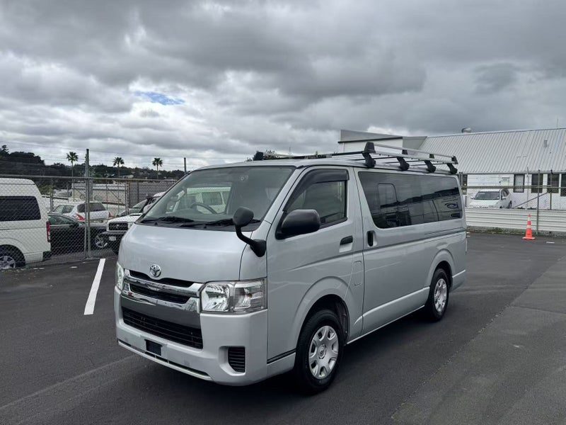 2019 Toyota Hiace GL DIESEL 4WD, photo 2