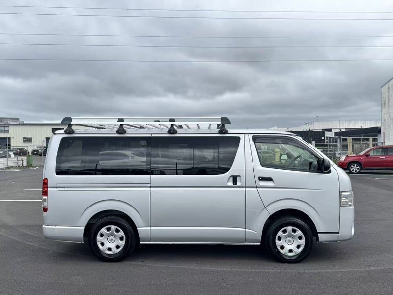 2019 Toyota Hiace GL DIESEL 4WD, photo 3