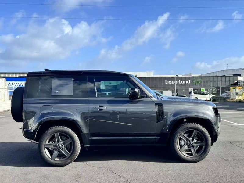 2024 Land Rover Defender D300 X-Dynamic