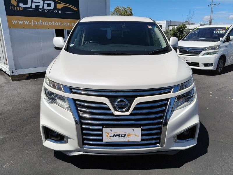 2016 Nissan Elgrand Highway Star, photo 2