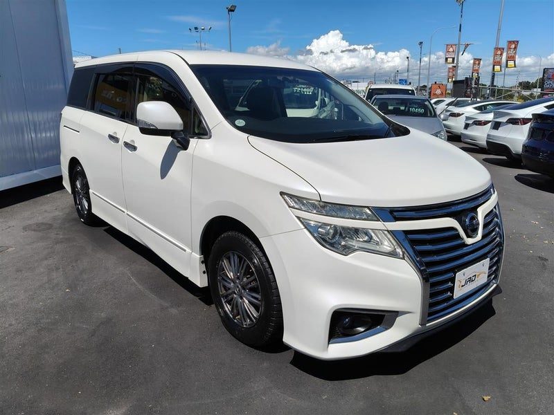 2016 Nissan Elgrand Highway Star, photo 3