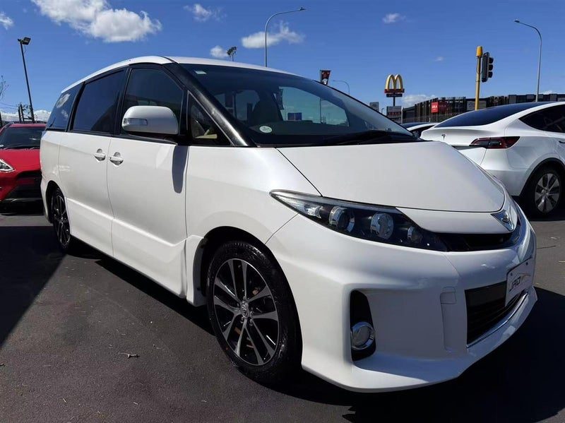 2015 Toyota Estima AERAS/ 4 NEW TYRES / Power Door, photo 3