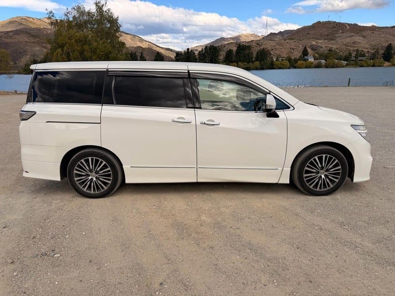 2017 Nissan Elgrand 250 Highway Star, photo 2