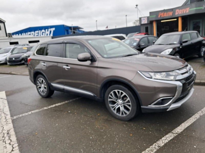 2016 Mitsubishi Outlander 7 SEATER