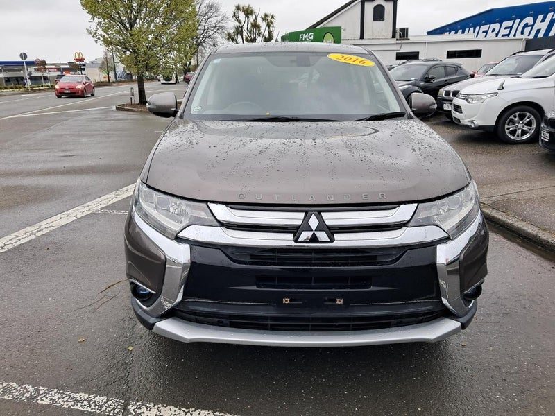 2016 Mitsubishi Outlander 7 SEATER, photo 2
