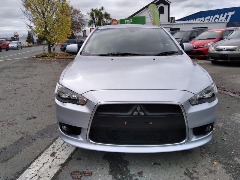 2012 Mitsubishi Galant fortis, photo 2