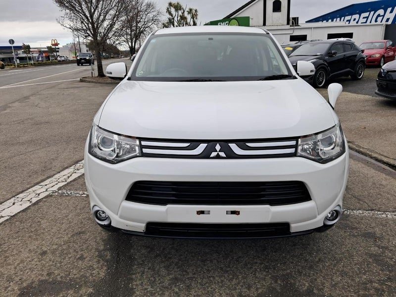 2013 Mitsubishi Outlander 7 SEATER, photo 2
