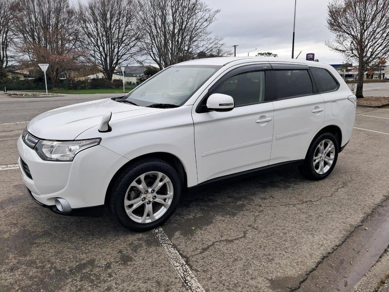 2013 Mitsubishi Outlander 7 SEATER, photo 3