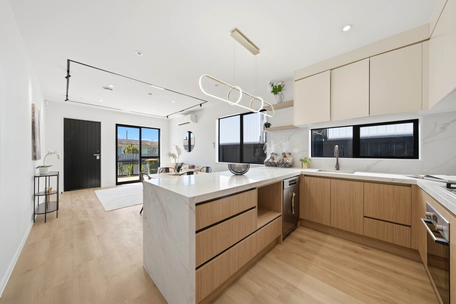 2/2 Halswell Street, Mangere East, photo 8