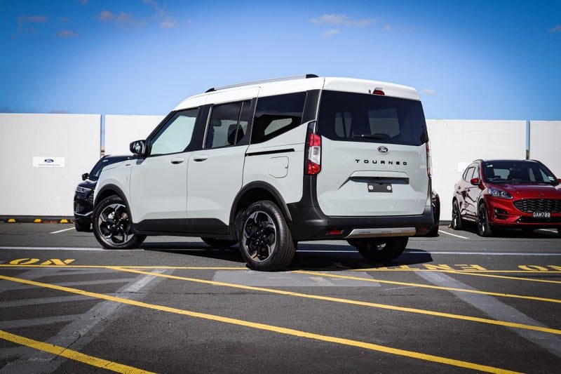 2026 Ford Courier 1.0P/7At, photo 3