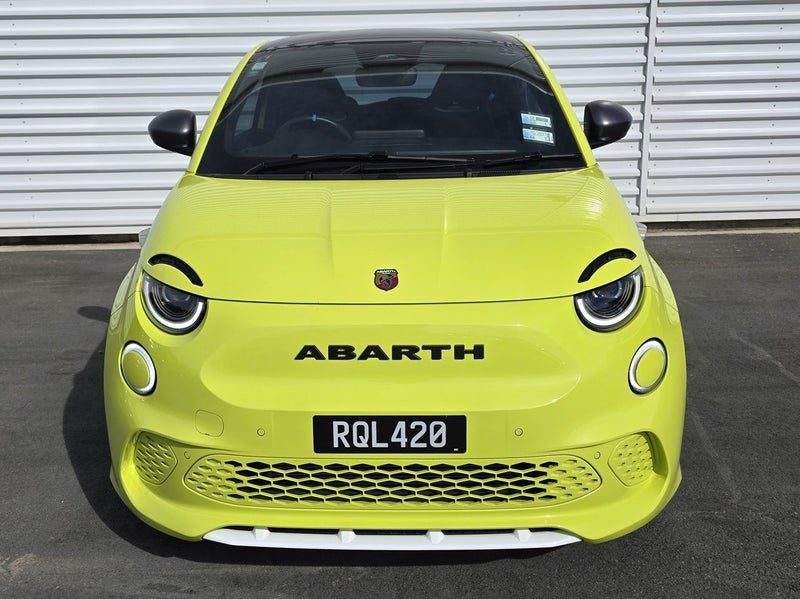 2026 Fiat Abarth 500E, photo 2