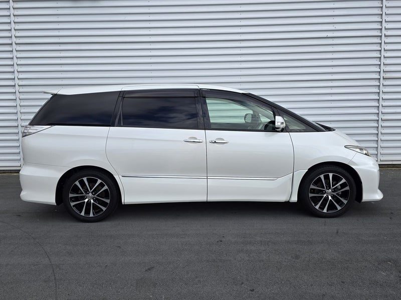 2014 Toyota Estima Aeras, photo 3
