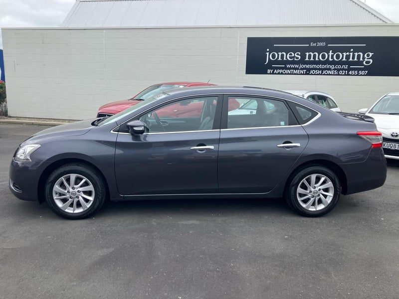 2013 Nissan Pulsar TI, photo 2