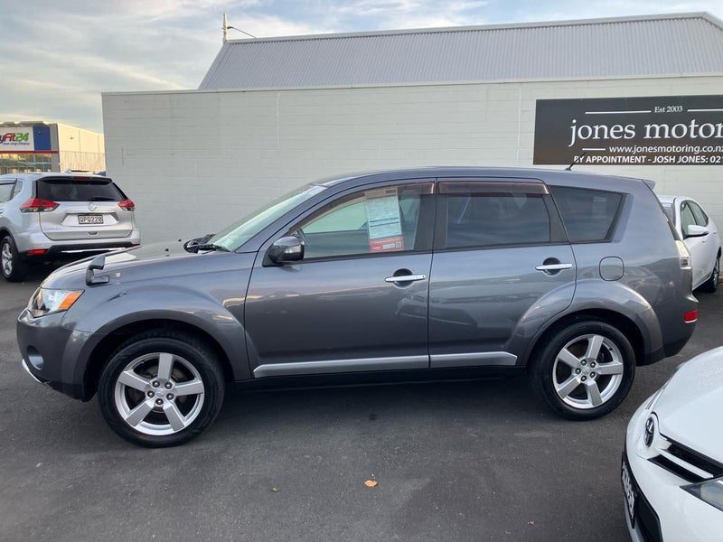 2008 Mitsubishi Outlander, photo 2