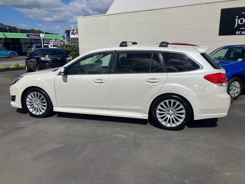 2011 Subaru Legacy, photo 2