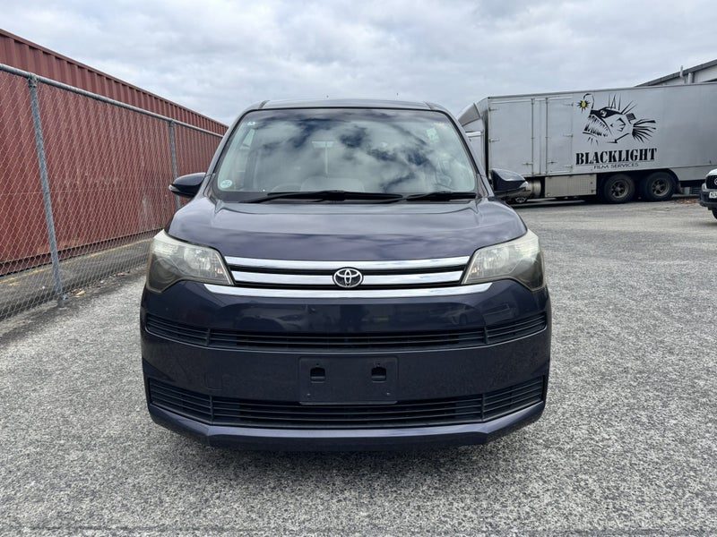 2014 Toyota Spade, photo 2