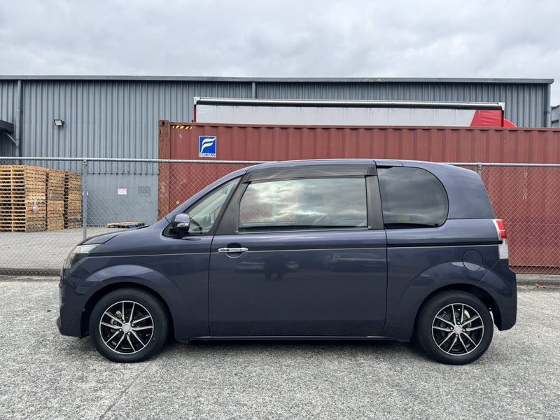 2014 Toyota Spade, photo 3
