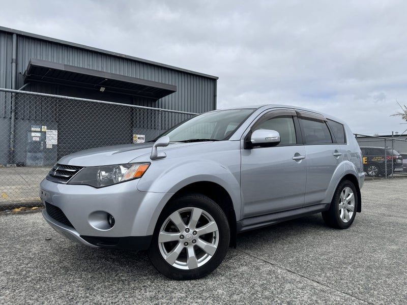 2012 Mitsubishi Outlander 20G / Petrol / 7 Seater