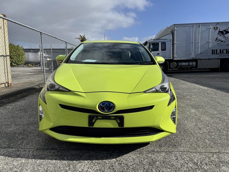 2016 Toyota Prius S Touring Selection, photo 2