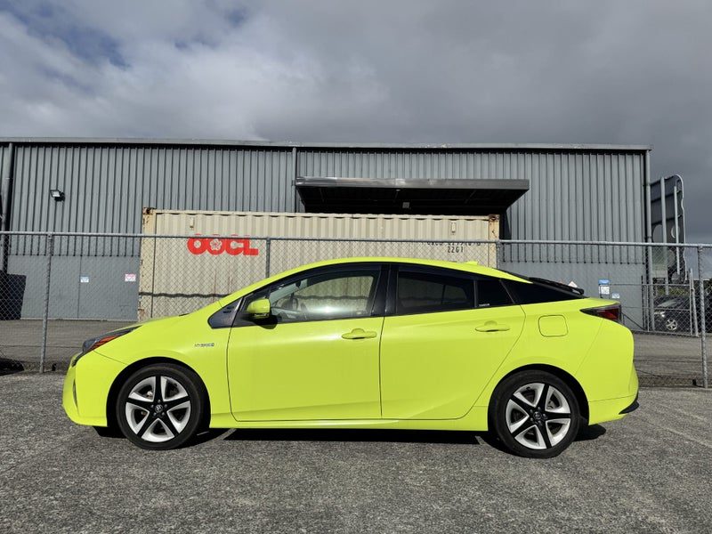 2016 Toyota Prius S Touring Selection, photo 3