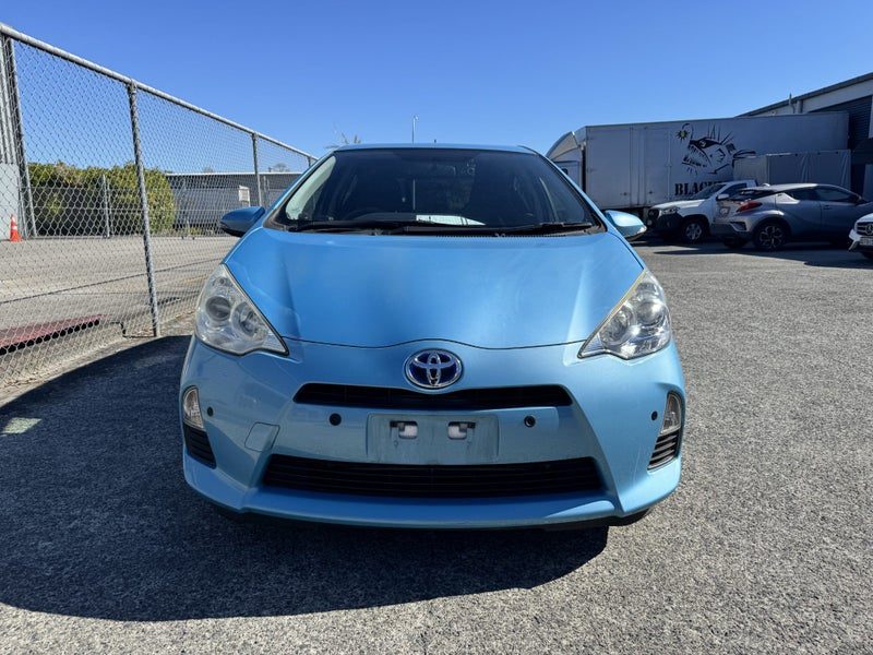 2013 Toyota Aqua S Push Button Start, photo 2