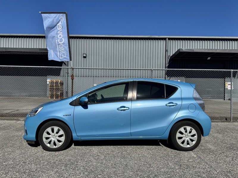 2013 Toyota Aqua S Push Button Start, photo 3