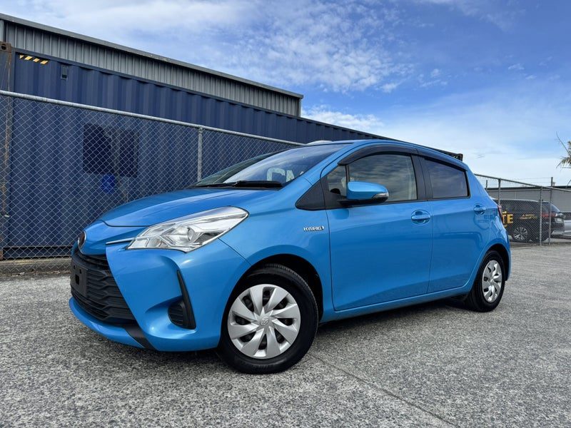 2017 Toyota Vitz Hybrid, main photo