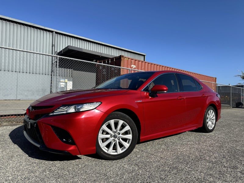 2019 Toyota Camry Hybrid / WS / Black Half Leather