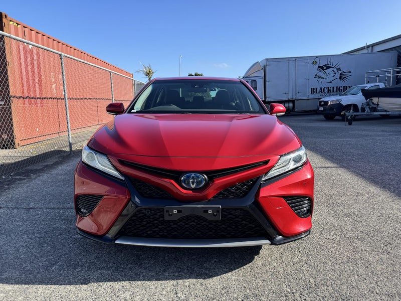 2019 Toyota Camry Hybrid / WS / Black Half Leather, photo 2