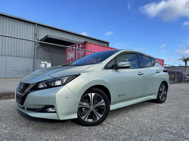 2017 Nissan Leaf G, main photo