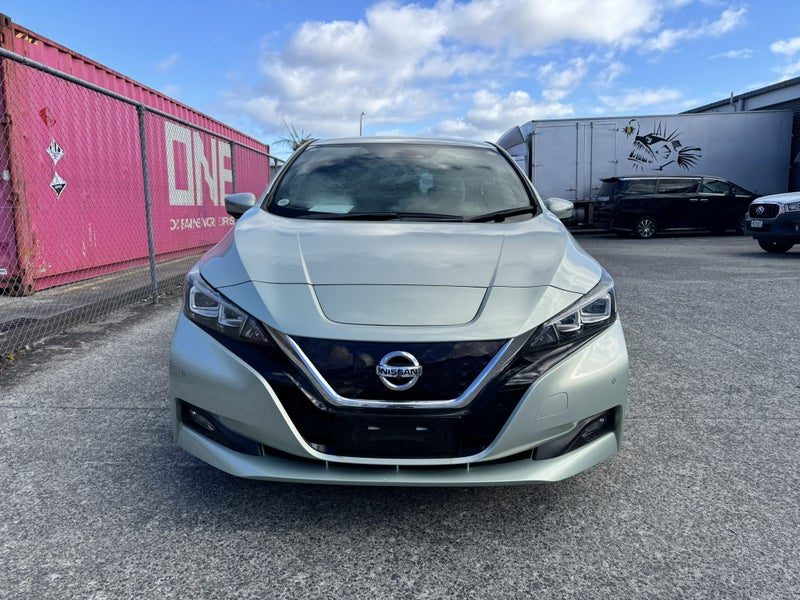 2017 Nissan Leaf G, photo 2